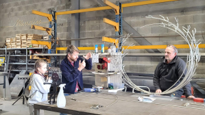 Louis Fabries accompagne Mafalda pour faire le meilleur portrait de Frédéric Voisin