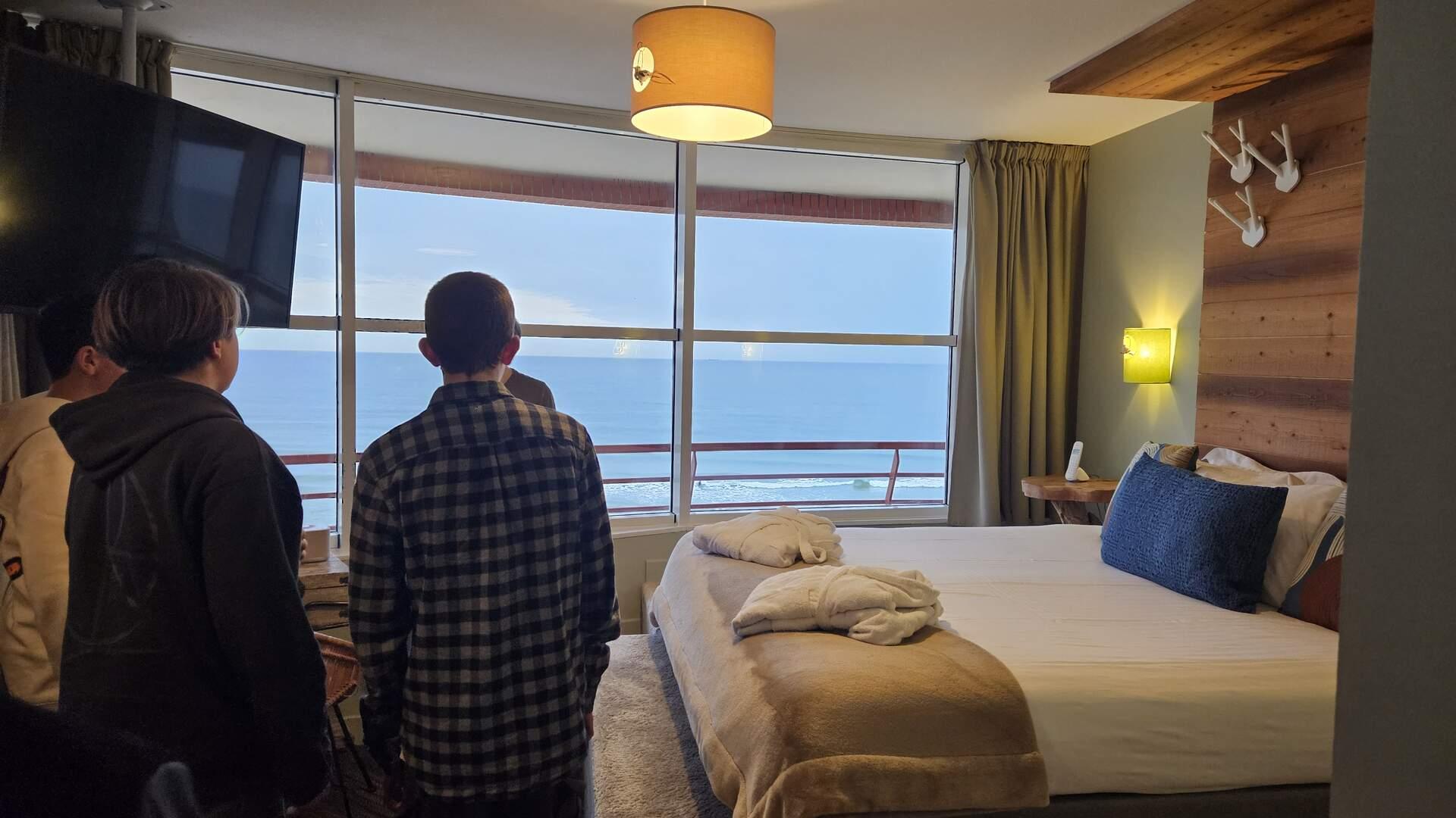 Visite d'une suite de l'Hôtel Baya